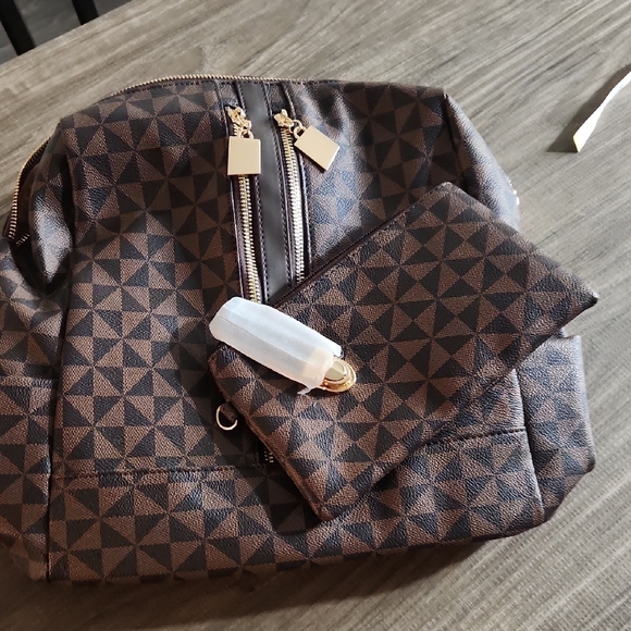 Geometric Patterned Brown Backpack With Matching Wallet - Picture 3 of 7